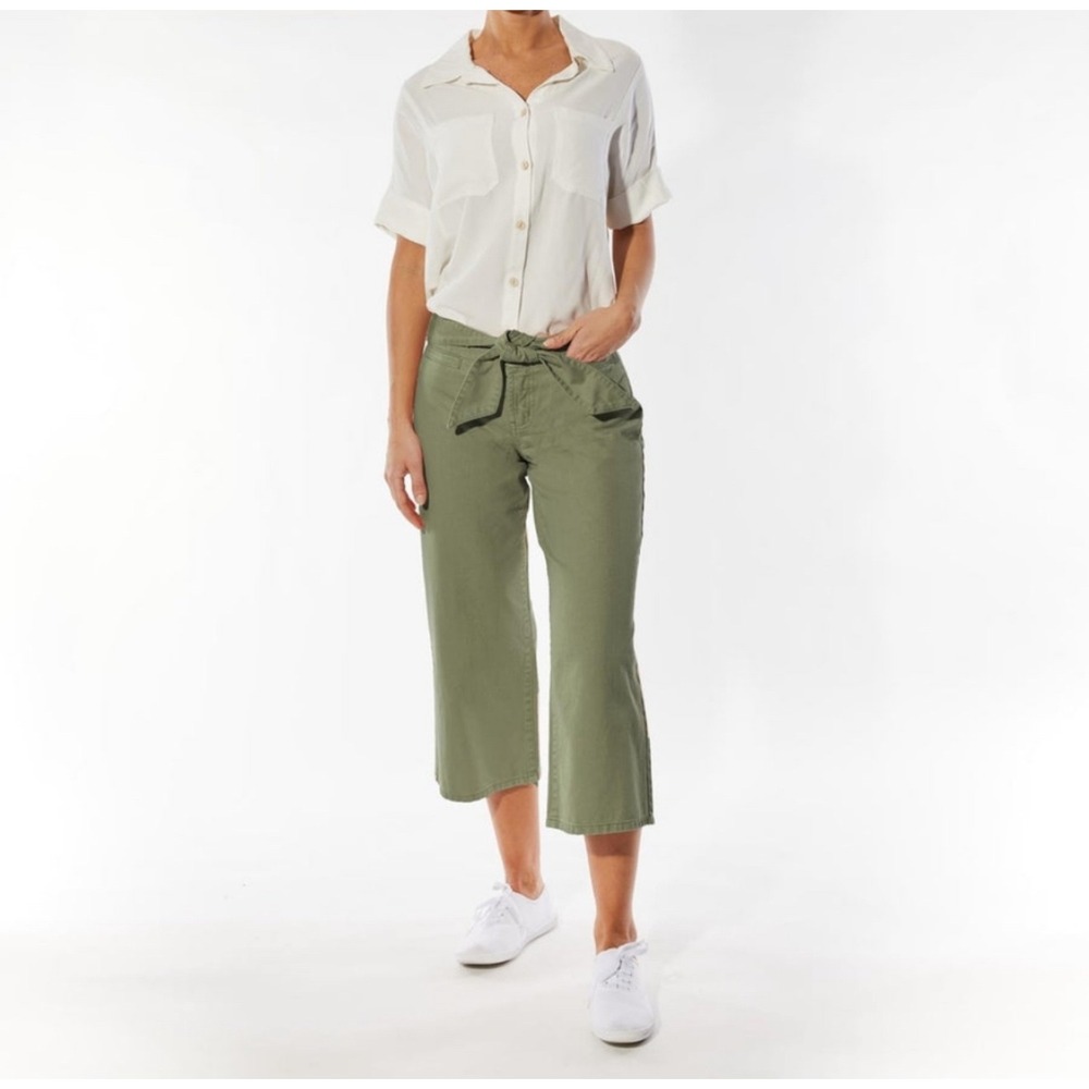 Oat Green Mid-Rise Wide-Leg Cropped Pants‎ with Belt